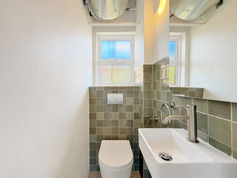 To Let 2 Bedroom Property for Rent in Green Point Western Cape